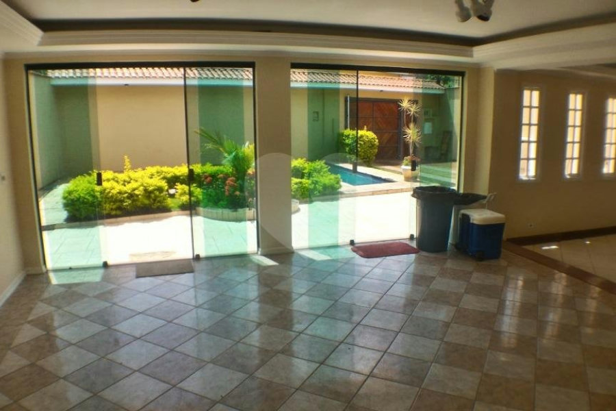 Sobrado à venda com 4 suítes em Horto, São Paulo, SP