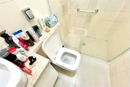 Sobrado à venda com 3 quartos, sendo 1 suíte, em Vila Vitório Mazzei, São Paulo, SP