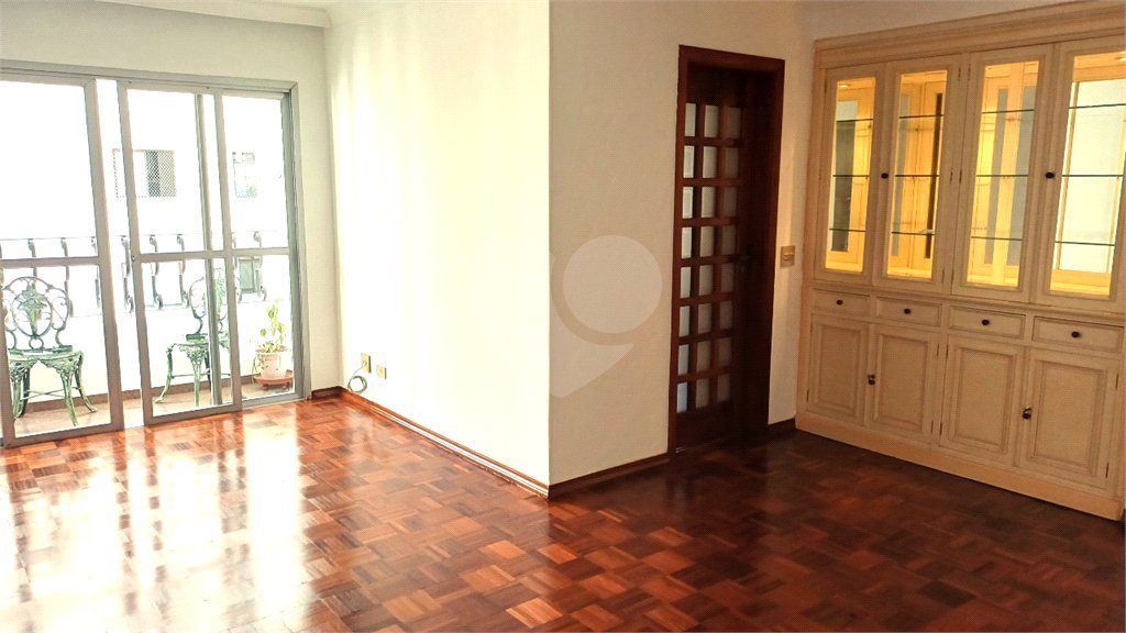 Apartamento à venda com 2 suítes em Moema, São Paulo, SP