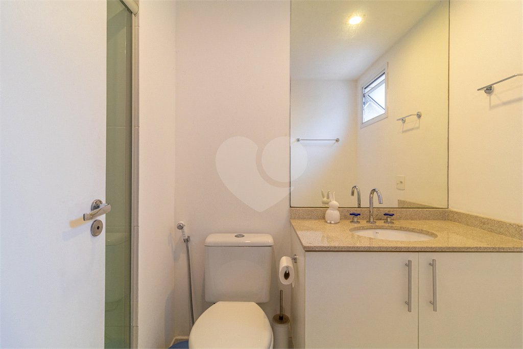 Apartamento à venda com 3 quartos, sendo 1 suíte,  em Morumbi, São Paulo, SP