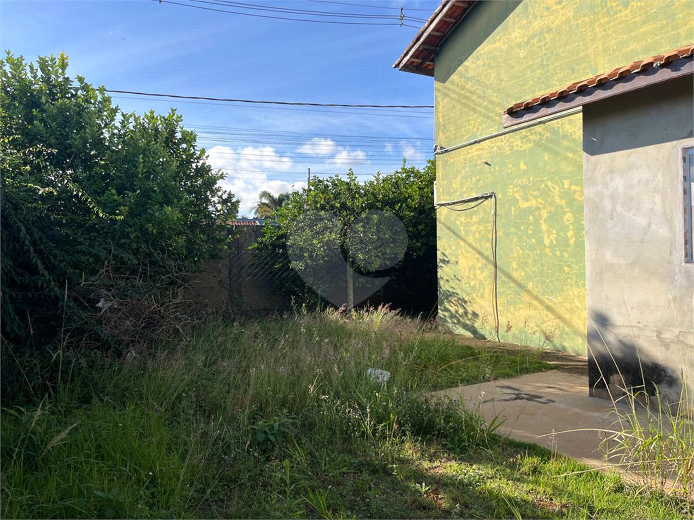 Sobrado à venda com 4 quartos, sendo 1 suíte, em Estância Conceição, Itapetininga, SP