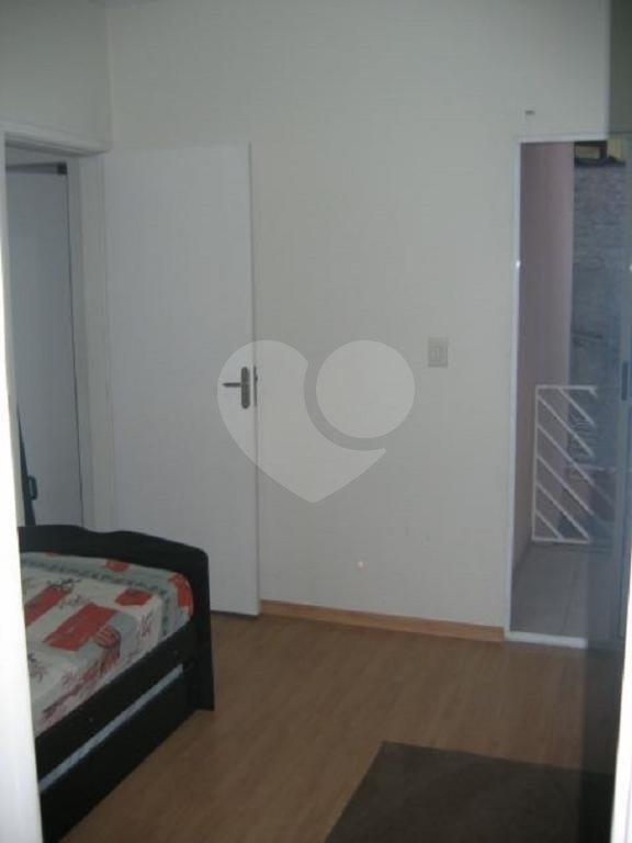 Casa à venda com 3 quartos, sendo 1 suíte, no condomínio Residencial Maracujás, São Paulo - SP