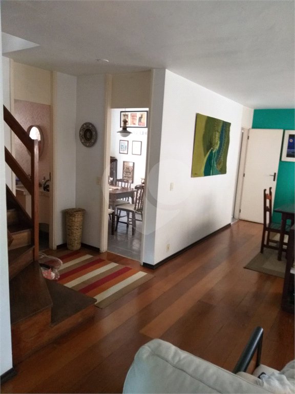 Casa à venda com 4 quartos, sendo 2 suítes, no condomínio Vila Panamericana, São Paulo - SP