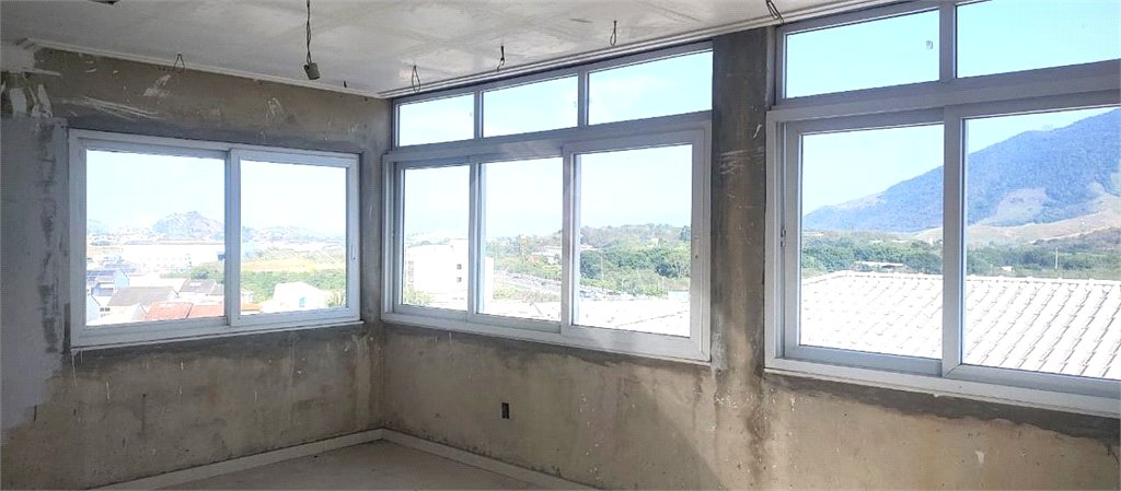 Casa à venda com 3 suítes em Campo Grande, Rio de Janeiro, RJ