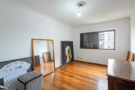 Apartamento à venda com 4 quartos, sendo 3 suítes, em Jardim Monte Kemel, São Paulo, SP