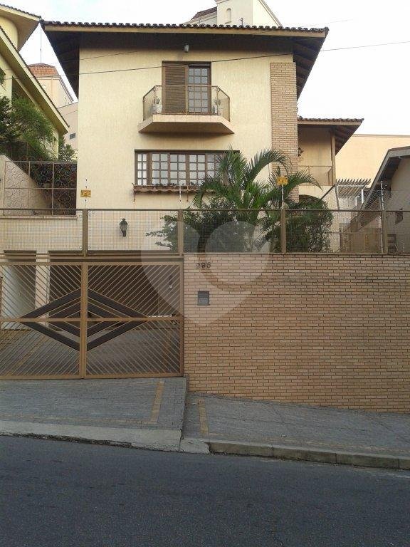 Sobrado à venda com 4 quartos, sendo 3 suítes, em Jardim São Bento, São Paulo, SP
