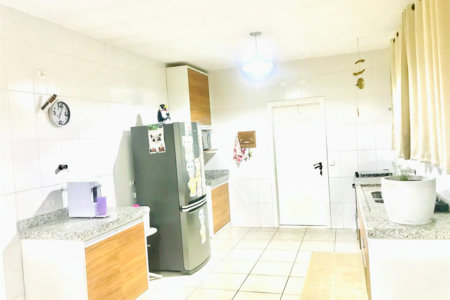 Casa à venda com 3 quartos, sendo 1 suíte, no condomínio Residencial Patrimônio do Carmo, São Roque - SP