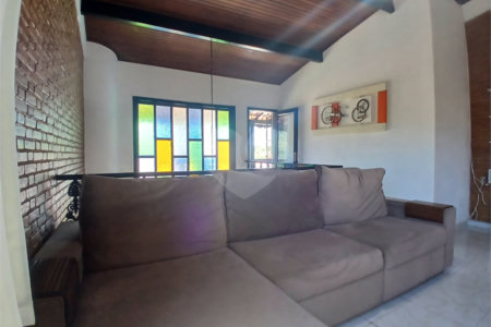Casa à venda com 3 quartos, sendo 1 suíte,  em Recreio Maristela, Atibaia, SP