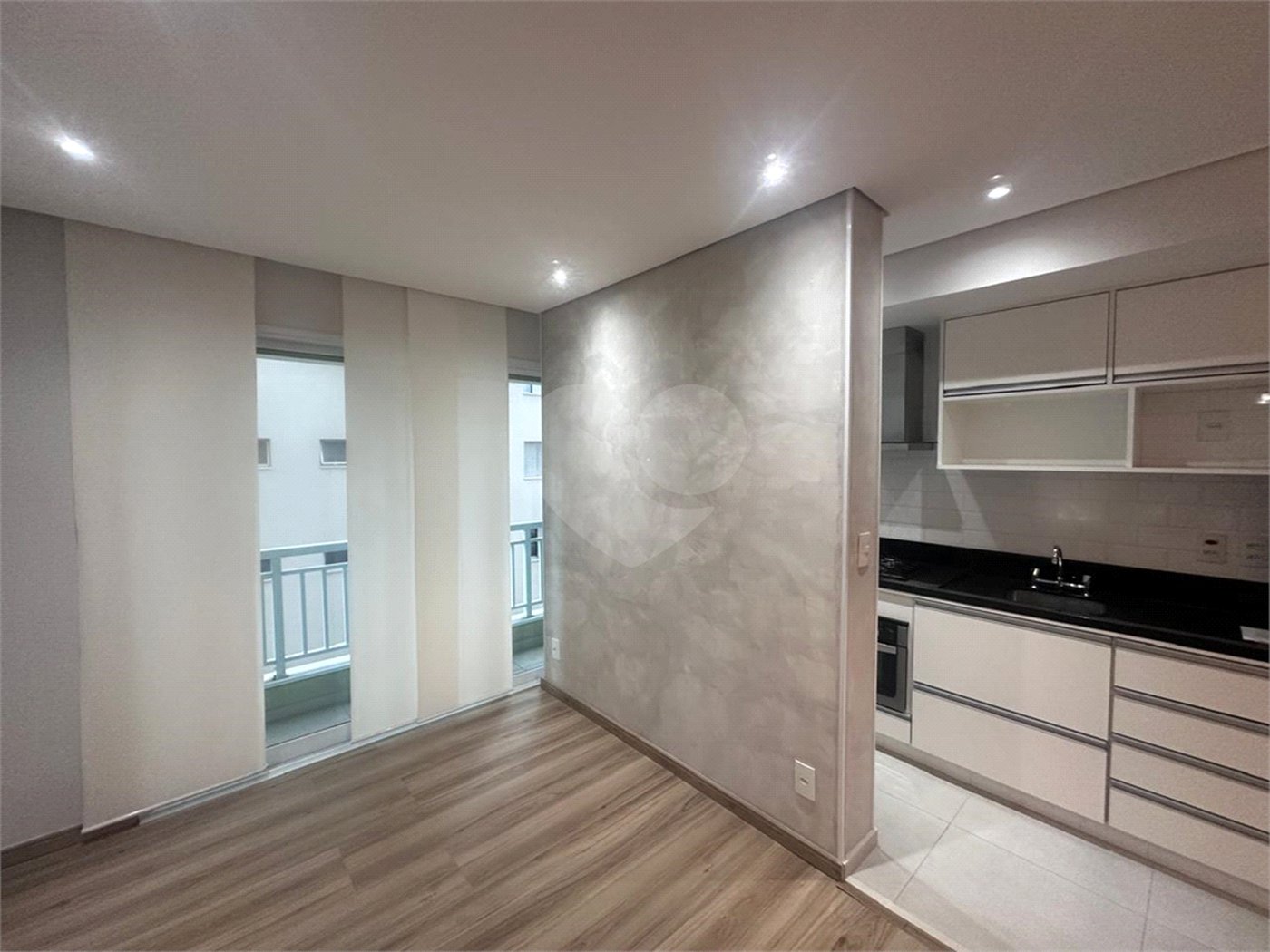 Apartamento decorado de 72 metros,01 suite,02 quartos,01 vaga na Vila Clementino.