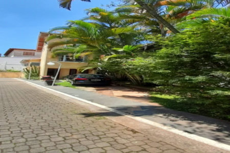 Sobrado em Condomínio Fechado – Segurança, Conforto e Comodidade