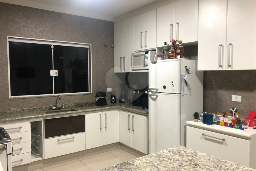Sobrado à venda com 3 quartos, sendo 1 suíte, em Vila Tibiriçá, Santo André, SP