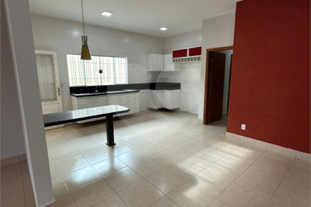 Casa à venda com 3 quartos, sendo 1 suíte, em Jardim Santa Marta, Cuiabá, MT