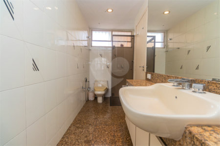 Sobrado à venda com 3 quartos, sendo 1 suíte, em Jardim Prudência, São Paulo, SP