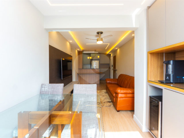 Apartamento à venda com 3 quartos, sendo 1 suíte,  em Santo Amaro, São Paulo, SP