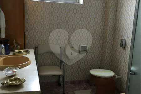 Sobrado à venda com 3 quartos em Aclimação, São Paulo, SP