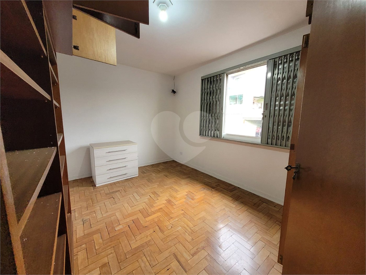 Sobrado à venda com 2 quartos em Jardim Mangalot, São Paulo, SP