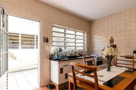 Sobrado à venda com 4 quartos, sendo 1 suíte,  em Vila Dalila, São Paulo, SP