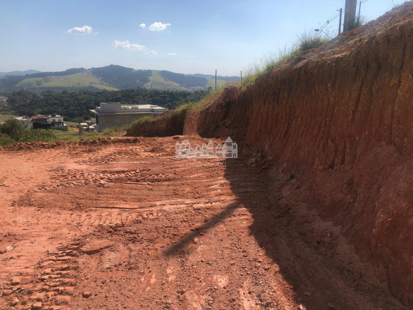 Terreno à venda no condomínio Alto da Floresta, Bom Jesus dos Perdões - SP