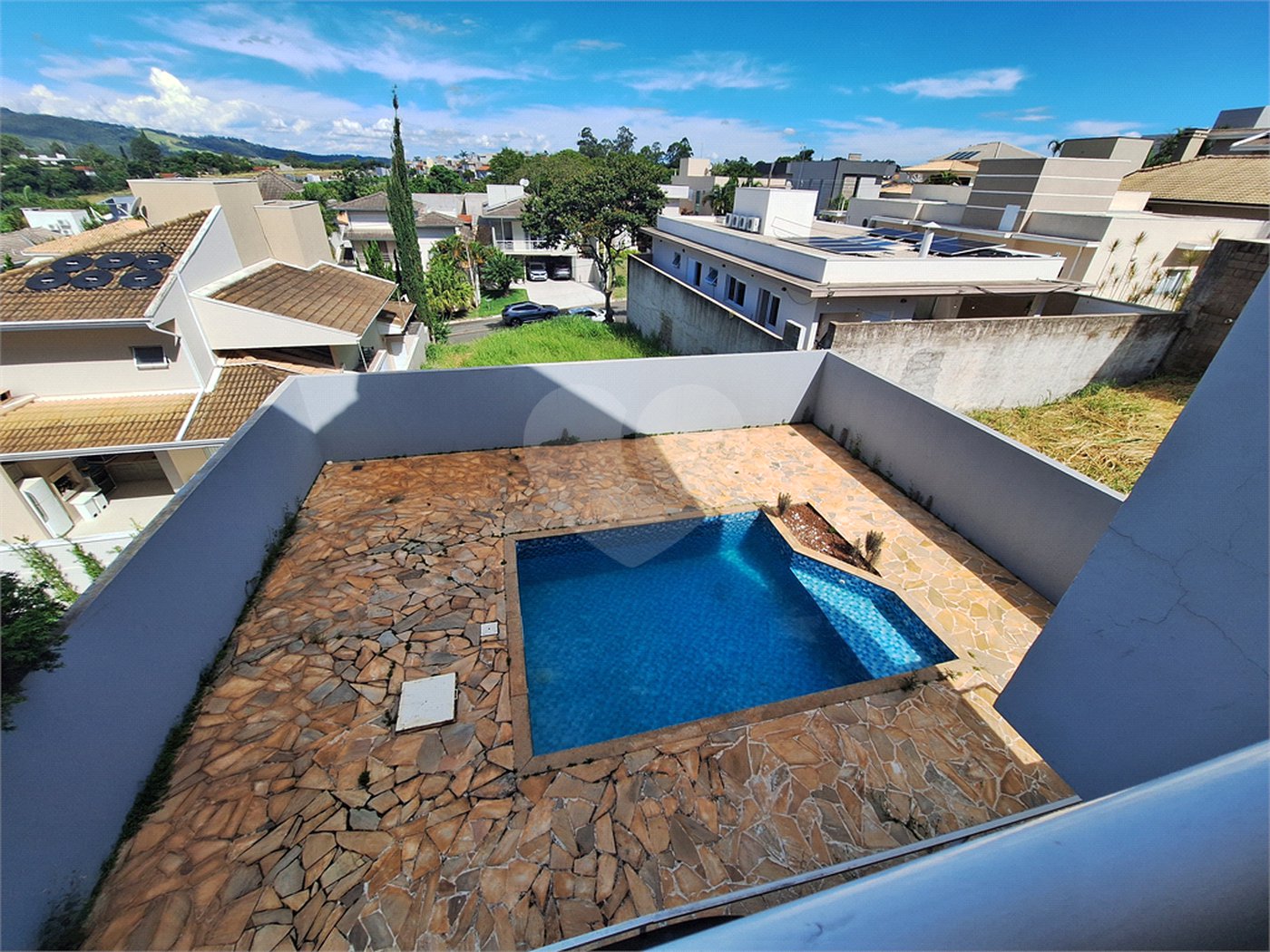 Casa à venda com 4 suítes no condomínio Terras de São Francisco, Vinhedo - SP
