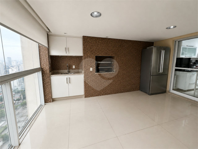 Apartamento à venda com 3 suítes em Campo Belo, São Paulo, SP