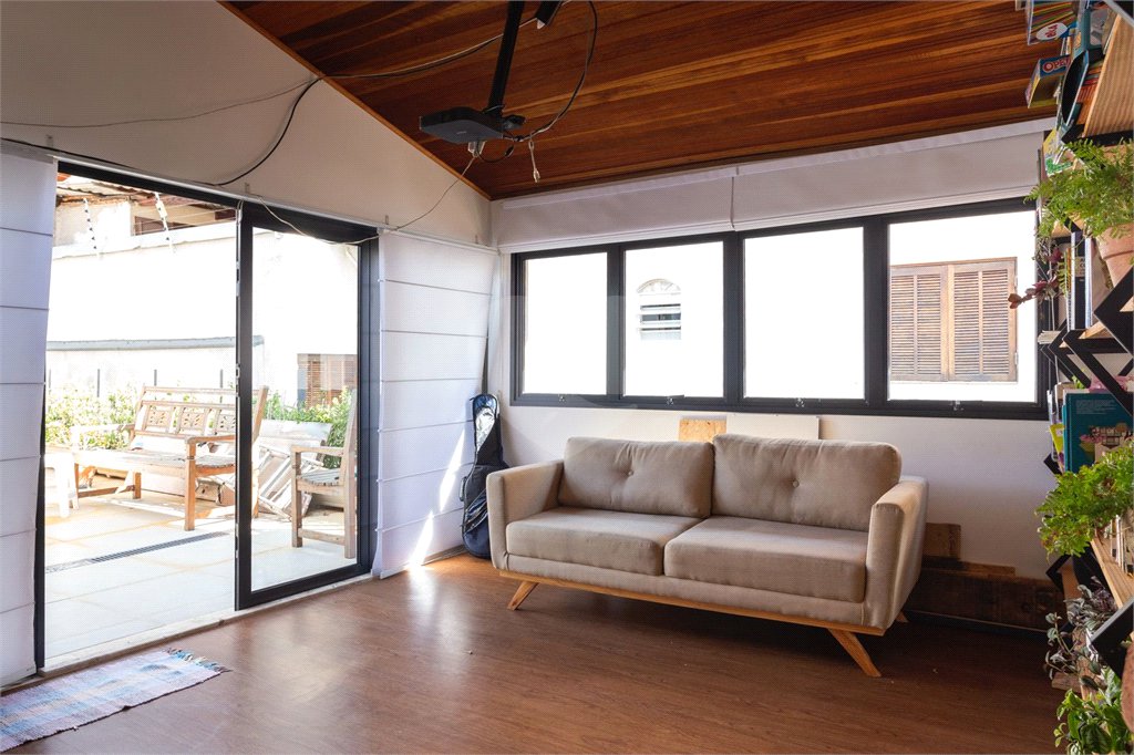 Casa Térrea à venda com 3 quartos, sendo 2 suítes,  em Vila Ipojuca, São Paulo, SP