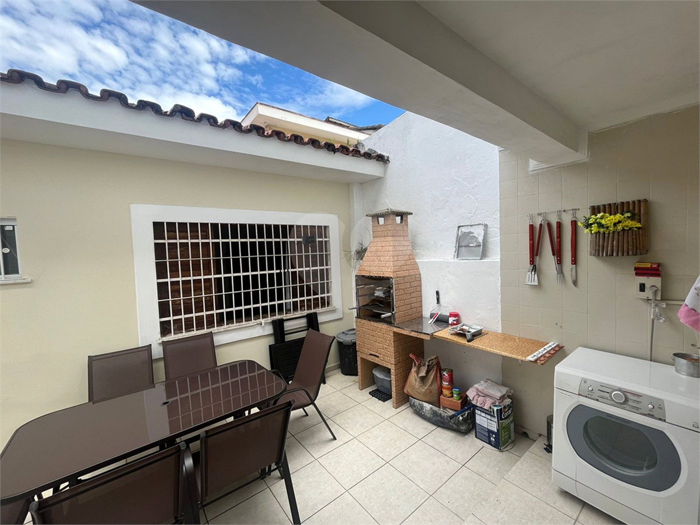 Casa à venda com 4 quartos, sendo 1 suíte, em Horto, São Paulo, SP