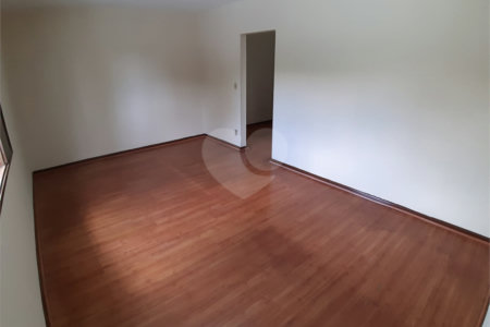 Casa à venda com 3 quartos, sendo 1 suíte,  em Vila Gomes, São Paulo, SP
