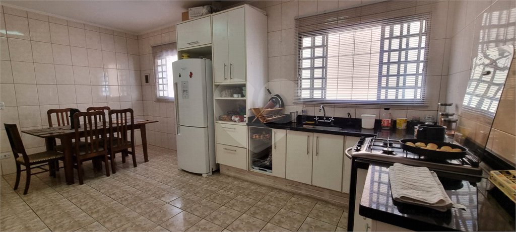 Sobrado à venda com 4 quartos, sendo 1 suíte, em Tremembé, São Paulo, SP