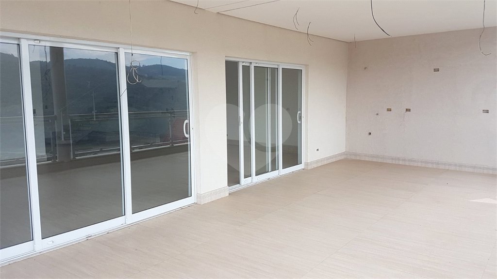 Casa à venda com 5 quartos, sendo 3 suítes,  em Serra da Cantareira, Mairiporã, SP