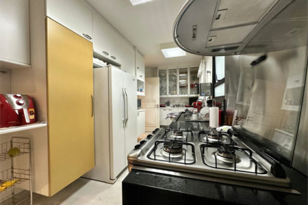 Apartamento à venda com 4 quartos, sendo 3 suítes,  em Vila Andrade, São Paulo, SP