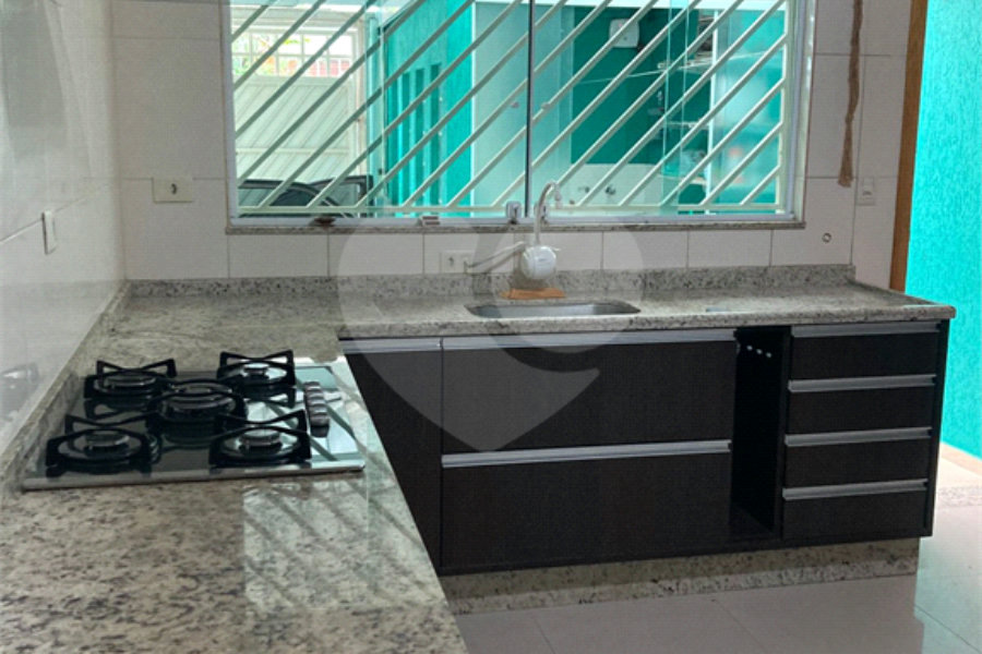 Sobrado à venda com 3 quartos, sendo 1 suíte, em Vila Constança, São Paulo, SP