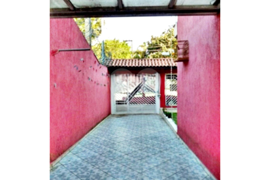 Sobrado à venda com 3 quartos, sendo 1 suíte, em Conjunto Residencial Vista Verde, São Paulo, SP