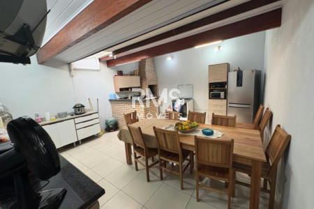Casa à venda com 2 quartos, sendo 1 suíte, em Parque Das Indústrias, Itu, SP