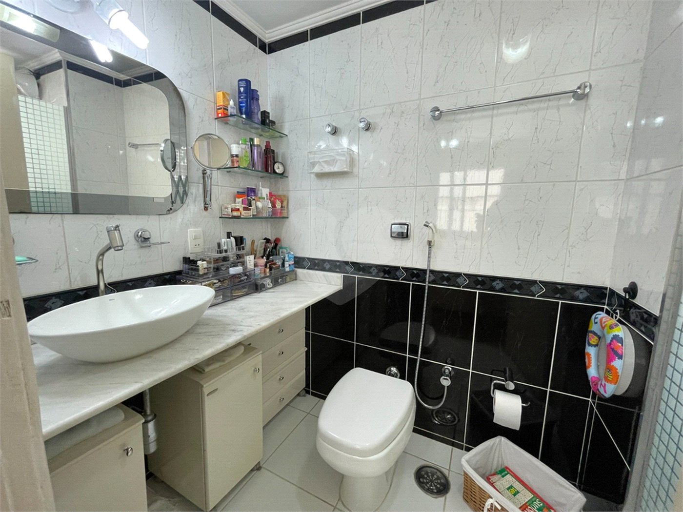 Apartamento à venda com 3 quartos, sendo 1 suíte,  em Brooklin Paulista, São Paulo, SP