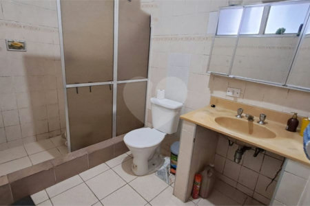 Sobrado à venda com 2 quartos, sendo 1 suíte, em Vila Zat, São Paulo, SP