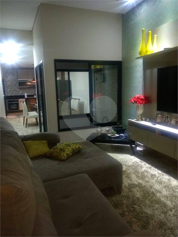 Casa à venda com 3 quartos, sendo 1 suíte, em Residencial Vila dos Eucaliptos, Salto, SP