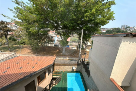 Sobrado à venda com 6 quartos, sendo 1 suíte,  em Vila do Encontro, São Paulo, SP