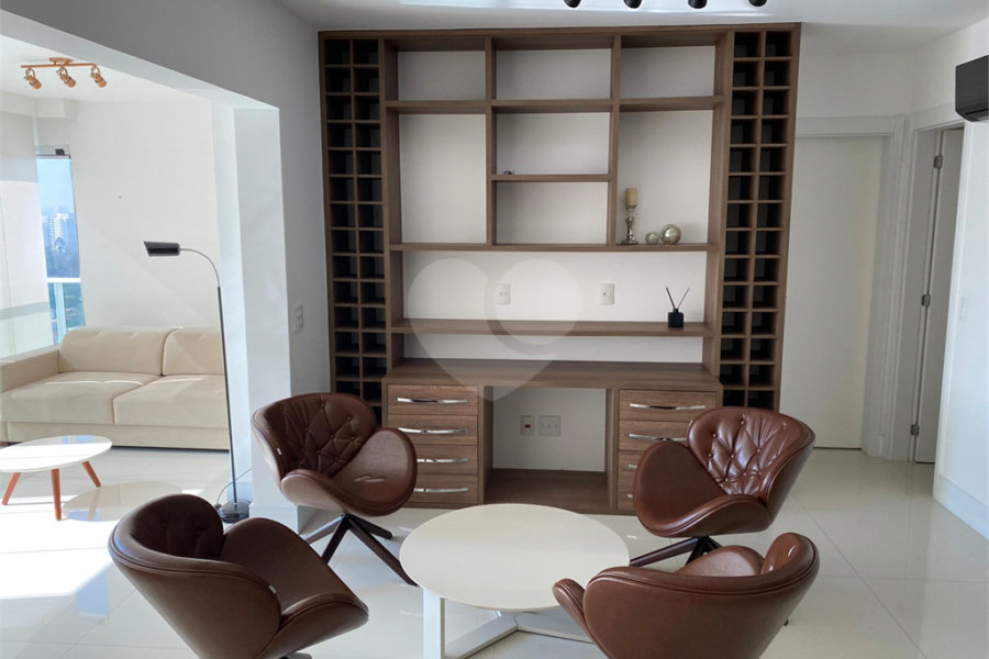 Apartamento à venda com 3 suítes em Aclimação, São Paulo, SP
