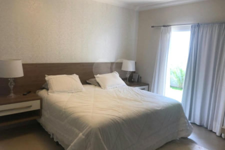 Casa à venda com 3 suítes no condomínio Parque das Graças, Atibaia - SP