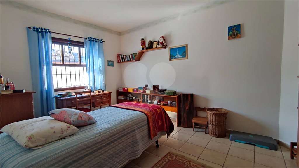 Sobrado à venda com 4 quartos, sendo 2 suítes, em Interlagos, São Paulo, SP