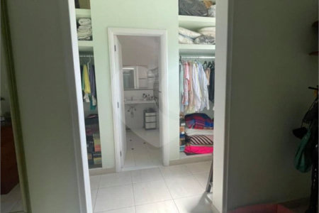 Casa à venda com 5 quartos, sendo 4 suítes,  em Vila Oliveira, Mogi das Cruzes, SP