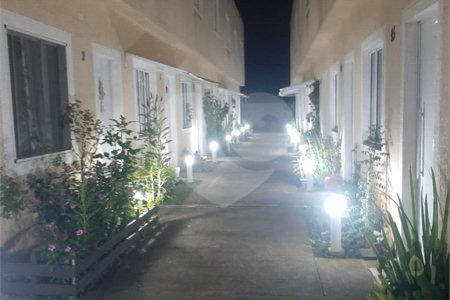 Casa à venda com 2 quartos, sendo 1 suíte,  no condomínio Pitangueiras, Mogi das Cruzes - SP