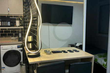 Apartamento à venda com 2 quartos em Santo Amaro, São Paulo, SP