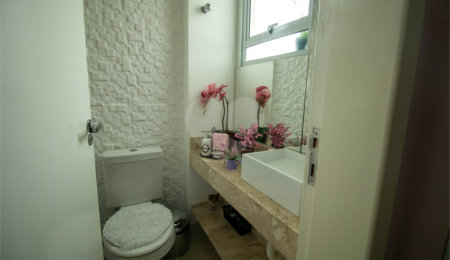 Casa à venda com 3 quartos, sendo 1 suíte, no condomínio Village Christian, São Roque - SP