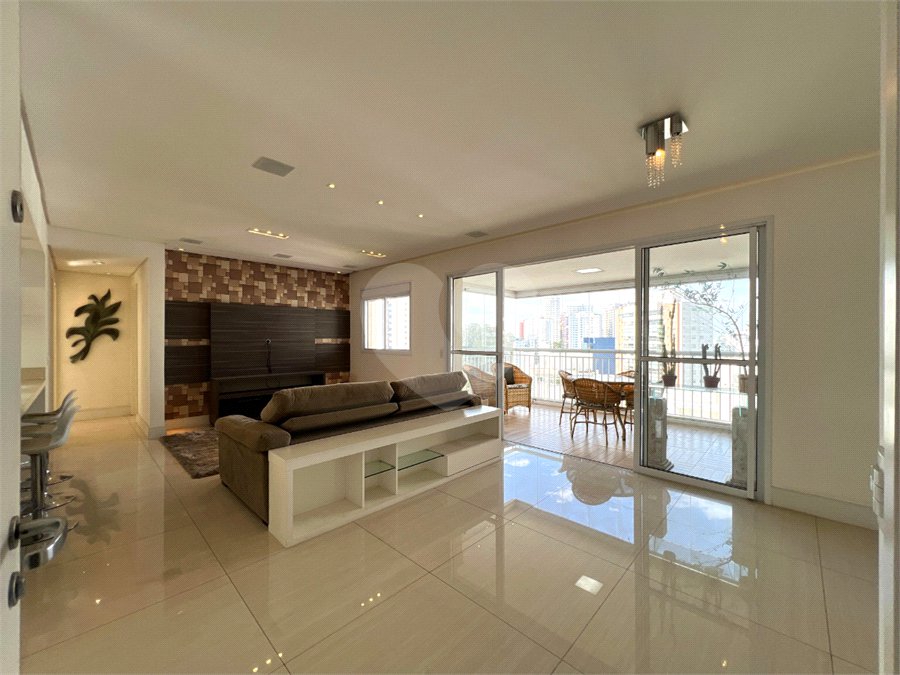 Apartamento à venda com 3 quartos, sendo 1 suíte,  em Vila Andrade, São Paulo, SP