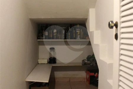 Sobrado à venda com 4 quartos, sendo 2 suítes, em Vila das Mercês, São Paulo, SP