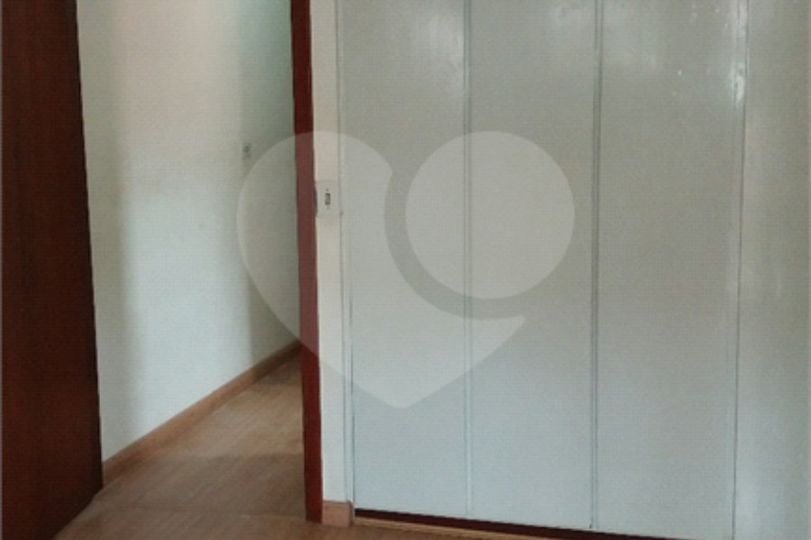 Sobrado à venda com 3 quartos, sendo 1 suíte, em Tremembé, São Paulo, SP
