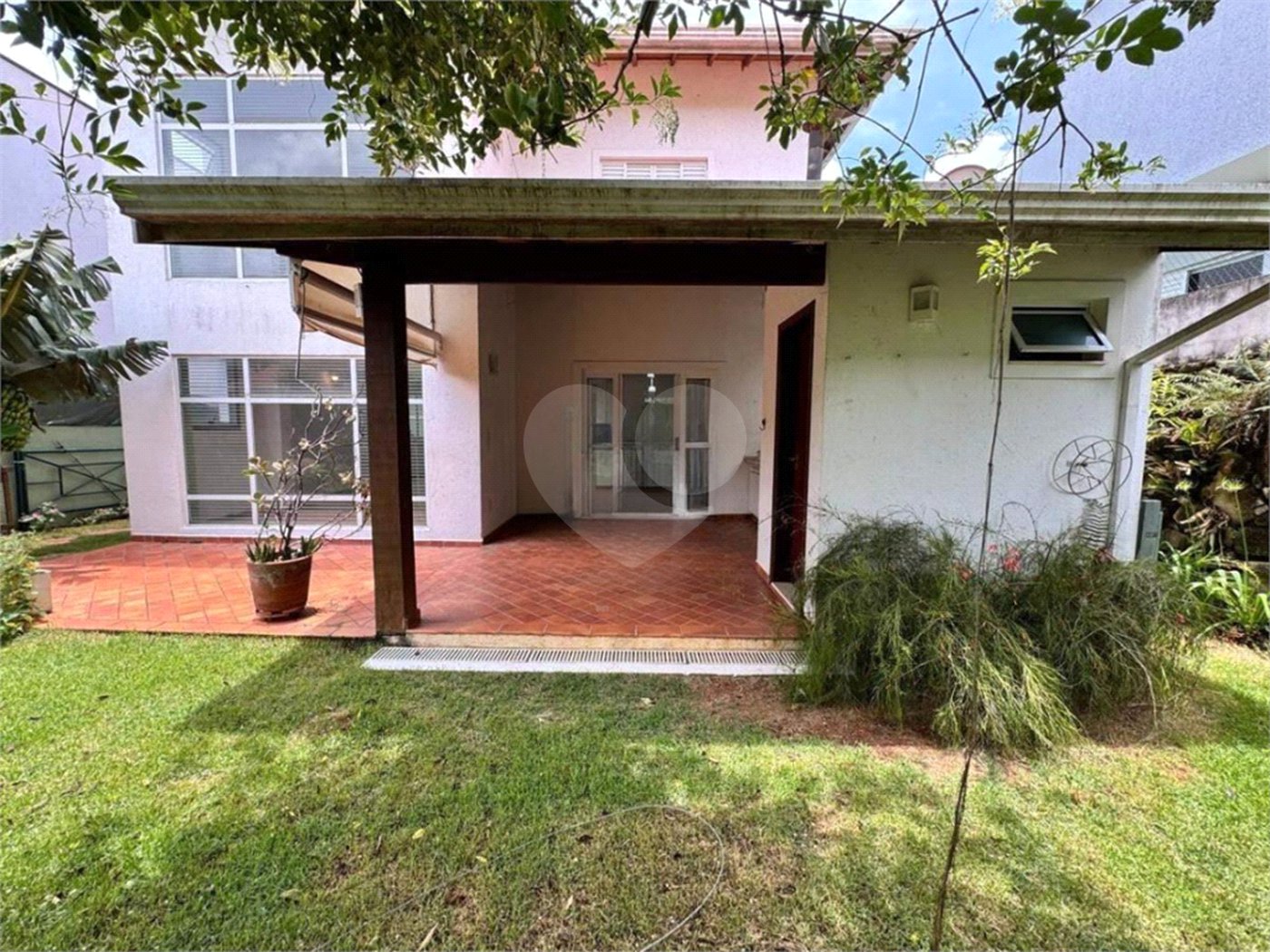 Casa à venda com 3 quartos, sendo 1 suíte,  no condomínio Residencial Recanto dos Paturis, Vinhedo - SP