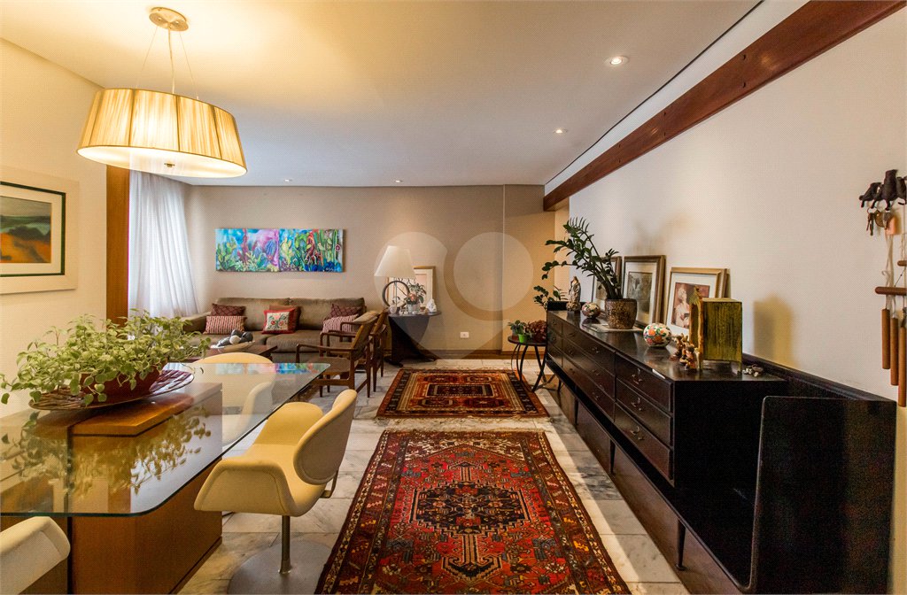 Apartamento à venda com 3 quartos, sendo 1 suíte, em Santo Amaro, São Paulo, SP