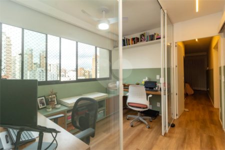 Apartamento à venda com 3 quartos, sendo 1 suíte, em Moema, São Paulo, SP